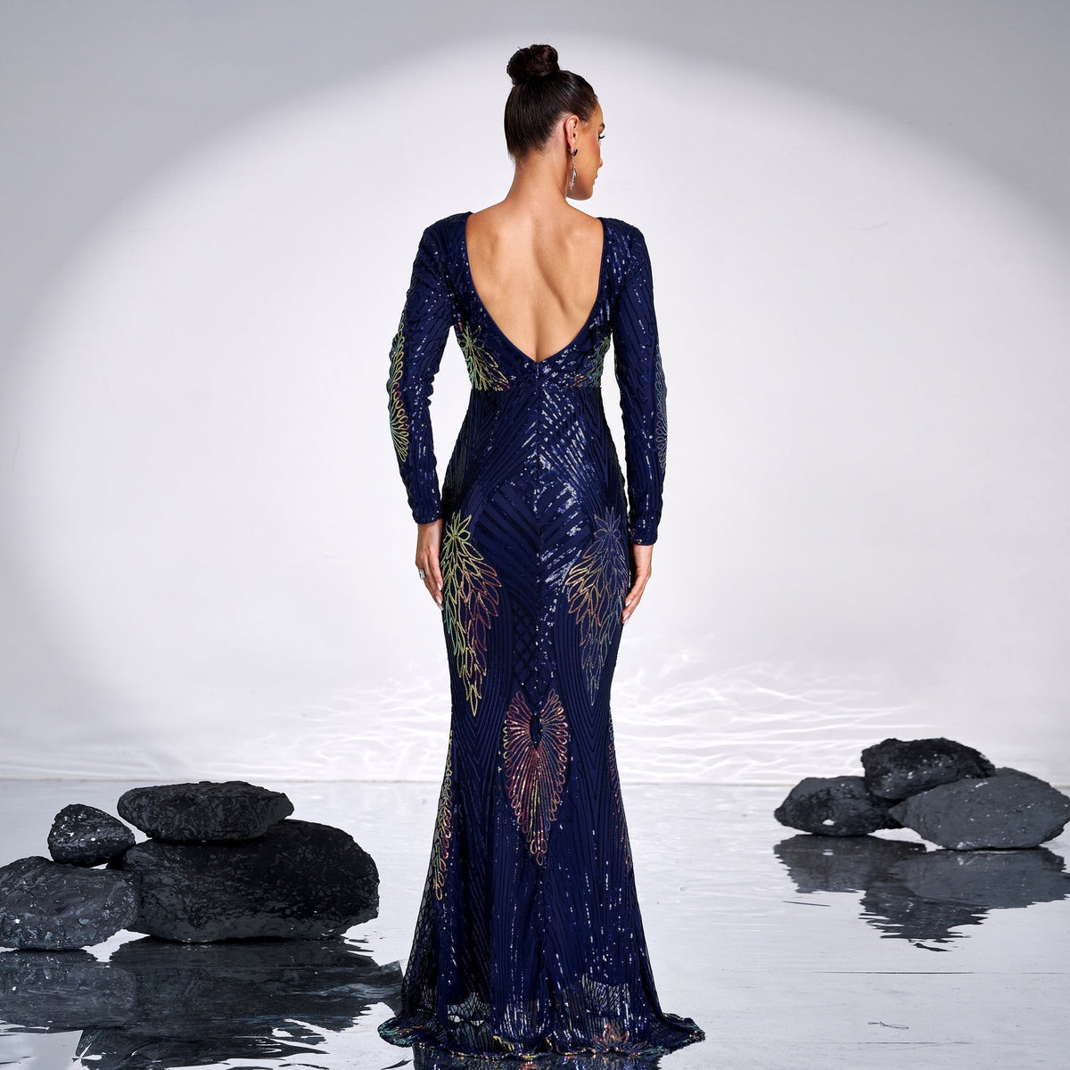 The Shimmering Dress That Brightens Your Evenings