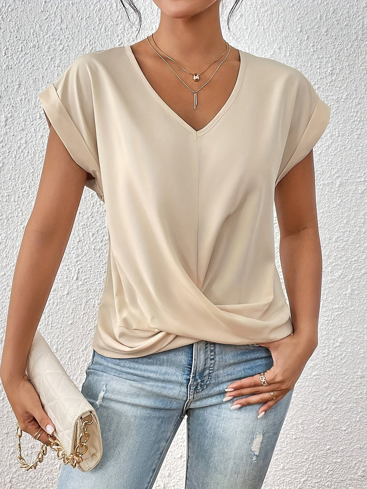 Eloise | Women's T-Shirt with Heart Neckline